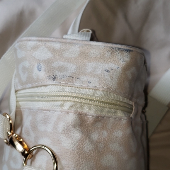 Chicos Wine Cooler Bag Snow Leopard Print - Picture 5 of 10